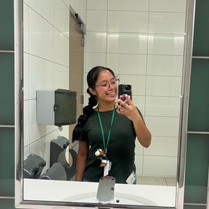 Meet your Posher, Lorena